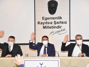 Şehzadeler Belediyesi esnafın pandemi yüküne omuz verdi