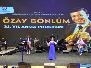 Özay Gönlüm düzenlenen online konser ile anıldı
