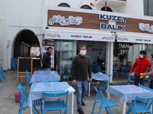 Kuşadası’nda normalleşme süreci başladı, lokantalar ve kafeler açıldı