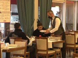 Restoranları açılan işletmeciler sevinçli: "Sektör olarak dün gece uyumadık desek yeridir"