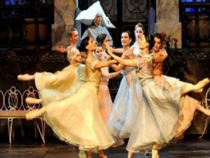 12. Uluslararası Bale Festivali, “Çalıkuşu” Balesi Başladı