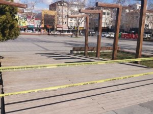 Mutant virüsün yoğun olduğu ilçede parklar kapatıldı