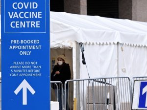 İngiltere’de son 24 saatte Covid-19’a bağlı 343 can kaybı