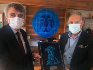 DPÜ’nün başarılı öğrencilerine burs desteği