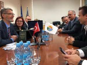 ‘Makbul-i Arif’ İstanbul Tuzla Belediyesi tarafından yeniden basılarak Bosna-Hersek Tuzla Belediyesine hediye edildi