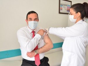 Elazığ’da öğretmenlere Covid-19 aşısı