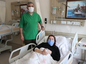 Nefes darlığı ve şiddetli ağrı çeken hastanın ciğerinden Arnavut biberi çıktı