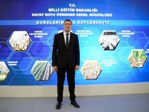 Bakan Selçuk ilk kez açılan kursa canlı olarak bağlandı