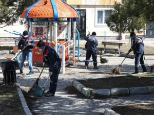 Kütahya’da park ve bahçelerde temizlik
