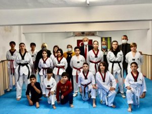 Başkan Atabay genç tekvandocularla görüştü