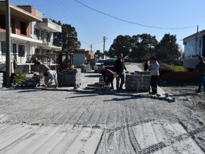 Söke Belediyesi’nden 3 farklı noktada yol çalışması