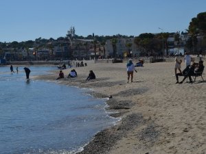 Normalleşmenin başladığı Didim’de sahil keyfi