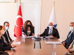 Bayraklı’daki binaların yapı envanteri çıkarılacak