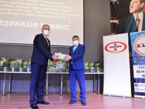 Erdemir’den tablet bağışı