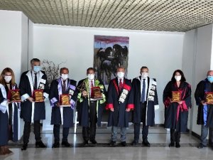 Yakın Doğu Üniversitesi “Bilim Ödülleri” sahiplerini buldu