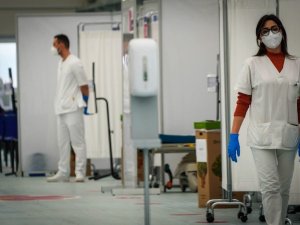 İtalya’da son 24 saatte 22 bin 865 yeni vaka