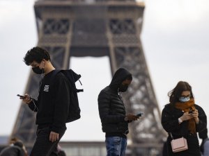 Fransa’da son 24 saatte 25 bin 279 yeni vaka