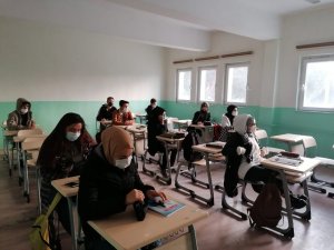 Kula’daki okul kantinleri tek tek denetlendi