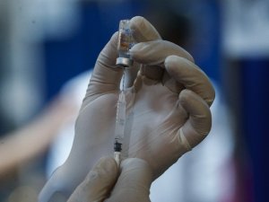 Tayland’da Sinovac’ın korona aşısını yaptıran sağlık çalışanı alerjik reaksiyon gösterdi