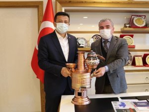 Başkan Özdemir’den Hamza Dağ’a Havza semaveri