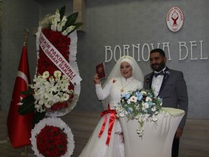 Depremin sembolü Buse dünyaevine girdi