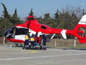 Kalp krizi geçiren yaşlı adamın yardımına ambulans helikopter yetişti