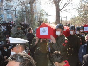 Bitlis şehitleri Ankara’da Cebeci Şehitliği’ne defnedildi