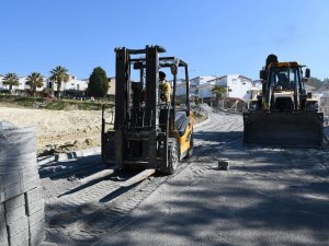 Kuşadası’nda 28 yıllık yol sorunu çözülüyor