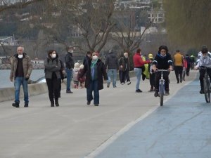 İstanbul’da Cumartesi kısıtlaması kalktı, vatandaşlar sahillere akın etti