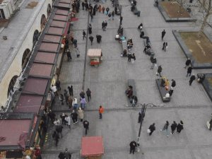 Kısıtlamasız cumartesinde Eminönü eski günlerini aratmadı