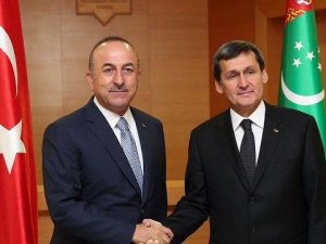 Bakan Çavuşoğlu Türkmenistanlı mevkidaşı Meredov ile görüştü