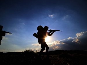 Fırat Kalkanı bölgesinde taciz ateşi açan 2 terörist etkisiz hale getirildi