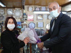 Söke Belediyesi’nden 8 Emekçi Kadına, 8 Mart Kadınlar Günü ziyareti