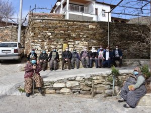 Başkan Kayda, mahalleleri gezip sorunları yerinde tespit ediyor