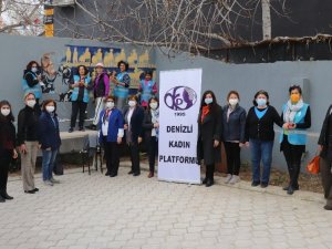 5 kadın öğretmen 107 yaşındaki Sümerolog Muazzez İlmiye Çığ’ın resmini duvara nakşetti