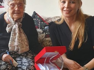 TÜGİAD’dan Muazzez İlmiye Çığ’a yüz yılın Cumhuriyet kadını ödülü