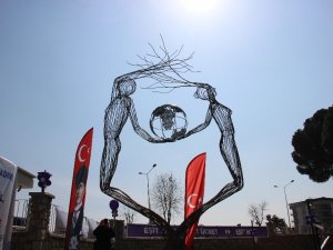 Aydın’da “Eşitlik” heykeli törenle açıldı