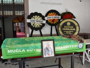 Ünlü sanatçı Altan Karındaş Marmaris’te toprağa verildi