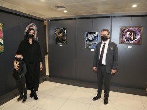 Eyüpsultanlı kadın sanatçıdan “Reçinenin Renklerle Dansı” sergisi