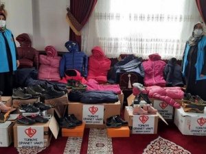 TDV, yetim ve ihtiyaç sahibi çocuklara 40 bin bot ve mont hediye etti