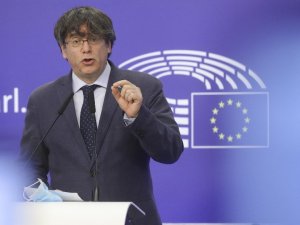 AP, Katalan ayrılıkçı Puigdemont’un dokunulmazlığının kaldırılmasını kabul etti