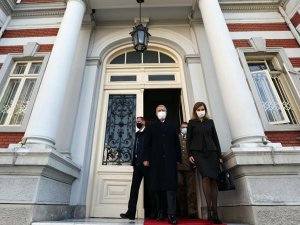 Milli Savunma Bakanı Akar Türkiye’nin Bükreş Büyükelçiliğini ziyaret etti