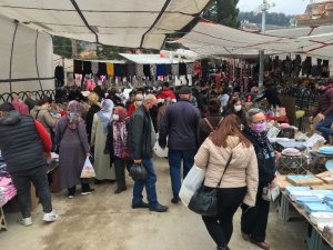 Pazar alışverişi Korona virüs tanımıyor