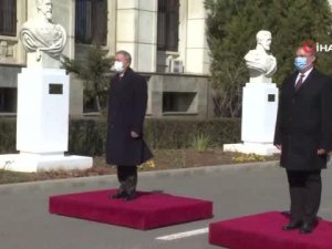 Bakan Akar Romanyalı mevkidaşı Ciuca ile görüştü