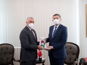 Milli Eğitim Bakanı Selçuk, KKTC Milli Eğitim ve Kültür Bakanı Amcaoğlu ile görüştü