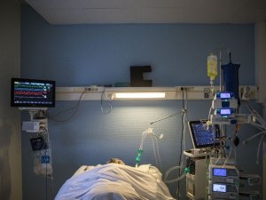 Paris’te Covid-19 dışı tedavilerin yüzde 40’ı iptal edilecek