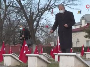 Milli Savunma Bakanı Akar, Romanya’daki Türk şehitliğini ziyaret etti