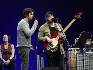 Taner Ölmez ve Serkan Keskin’den sağlık emekçilerine teşekkür konseri