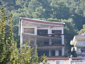 Kenan Evren’in metrekaresine 35 lira ödeyerek aldığı arsayı ve inşaatı kimse satın almıyor
