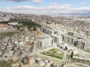 Uzundere Karabağlar’ın örnek mahallesine dönüşüyor